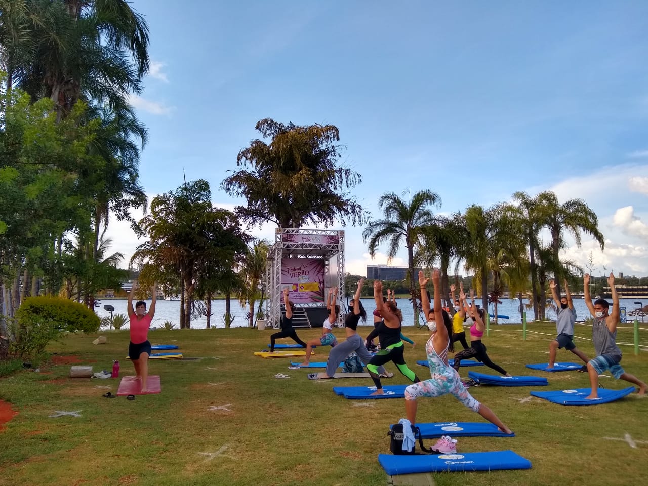 Com aulas gratuitas de pilates, funcional, ioga, zumba e fitdance, Festival  de Verão do Pontão se aproxima da última semana